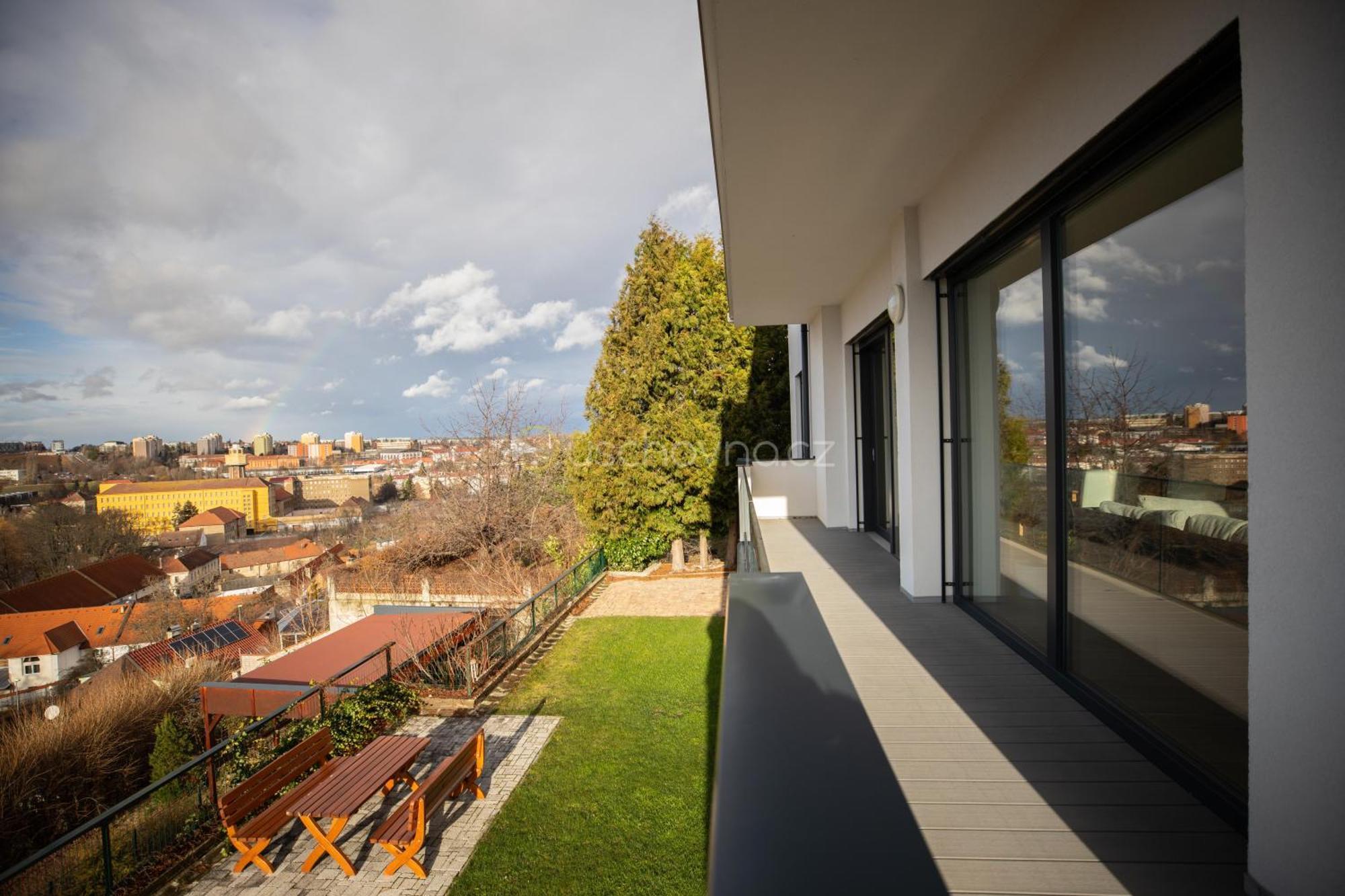Airport Luxury Apartment & Spa Prague Exterior photo