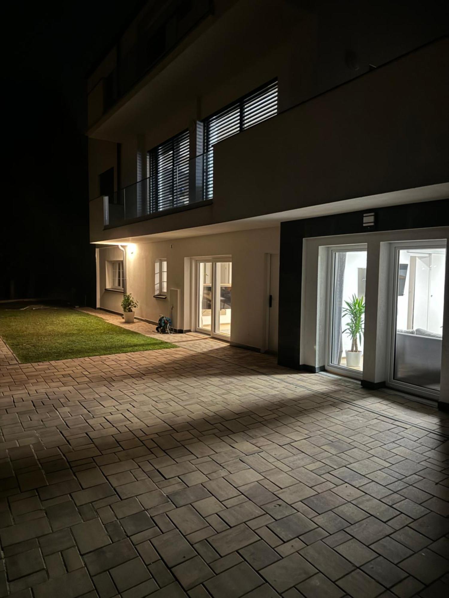 Airport Luxury Apartment & Spa Prague Exterior photo