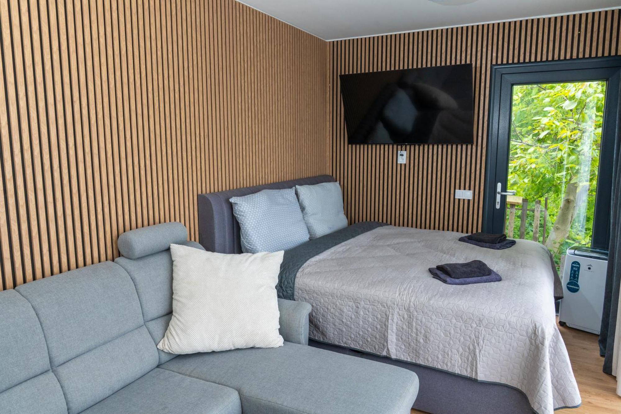 Airport Luxury Apartment & Spa Prague Room photo